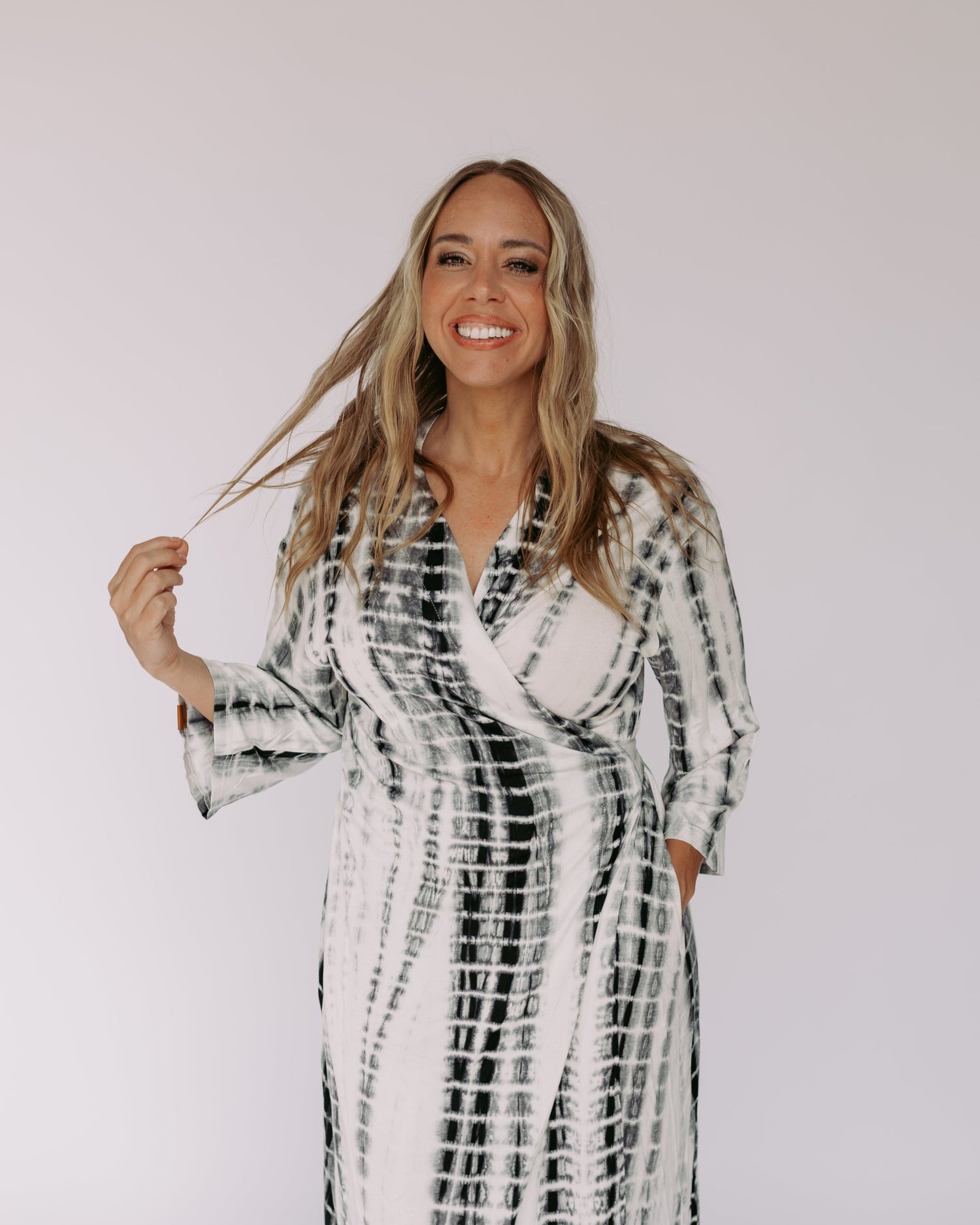 Dress Robe – Black Tie Dye