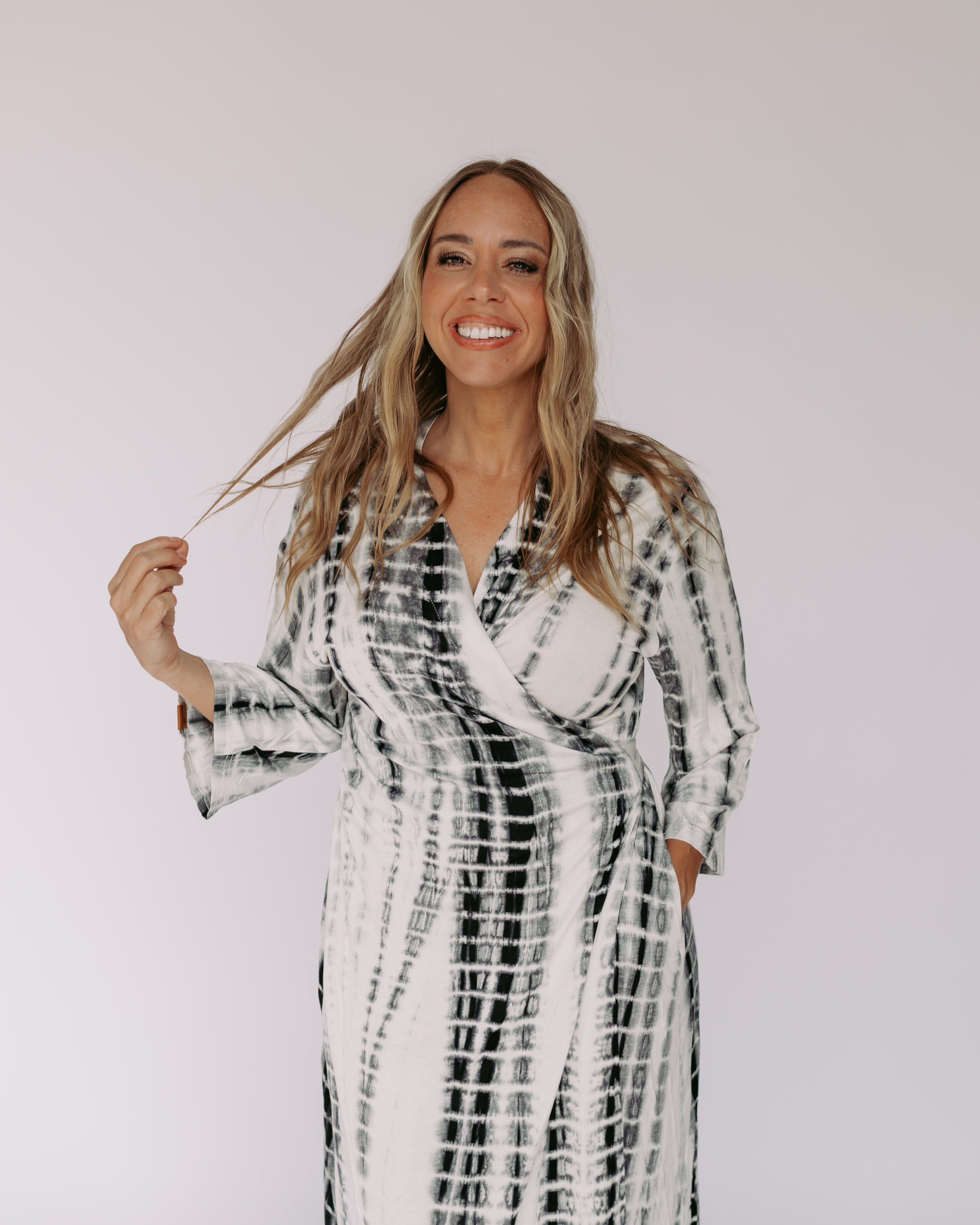Dress Robe – Black Tie Dye