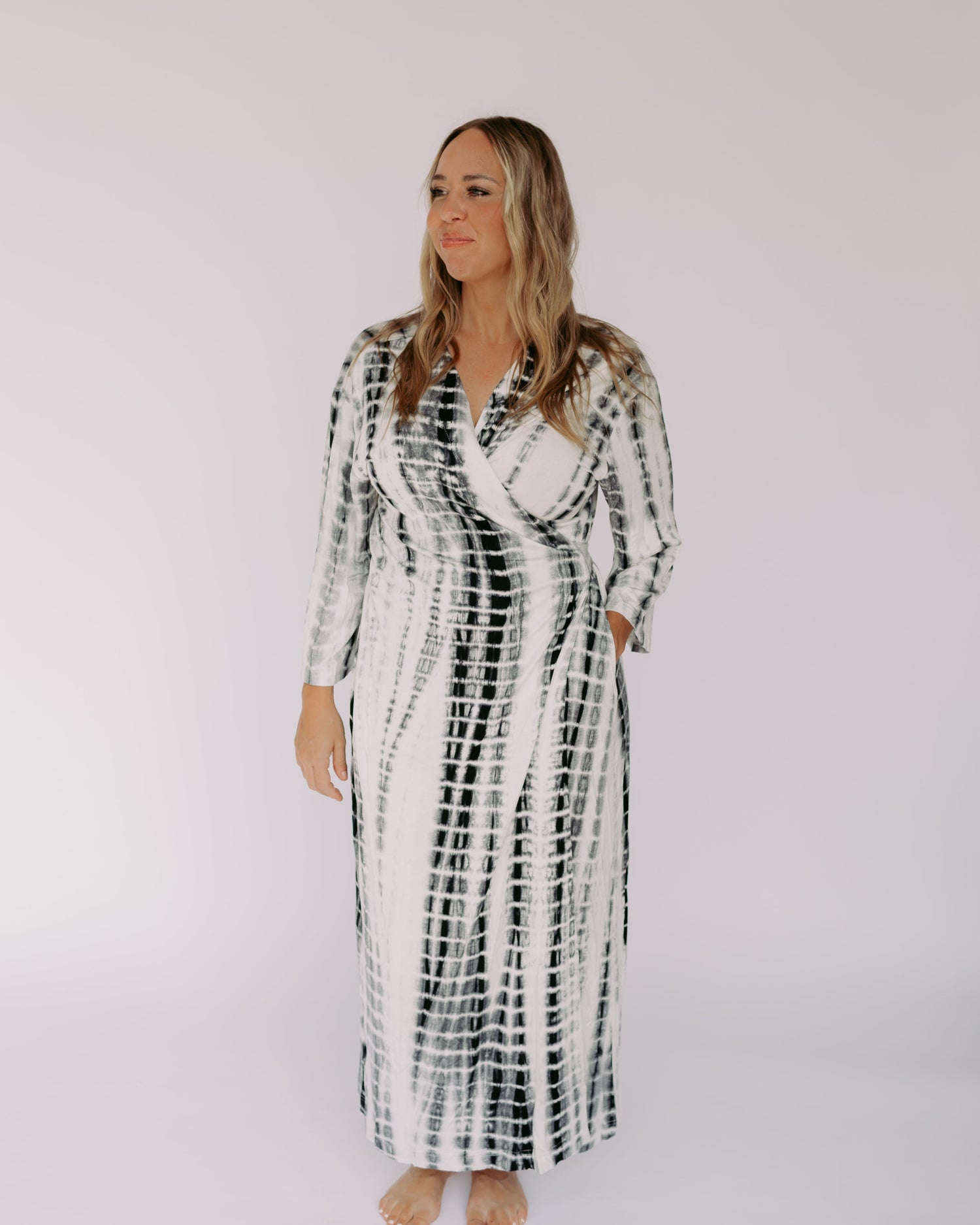 Dress Robe – Black Tie Dye