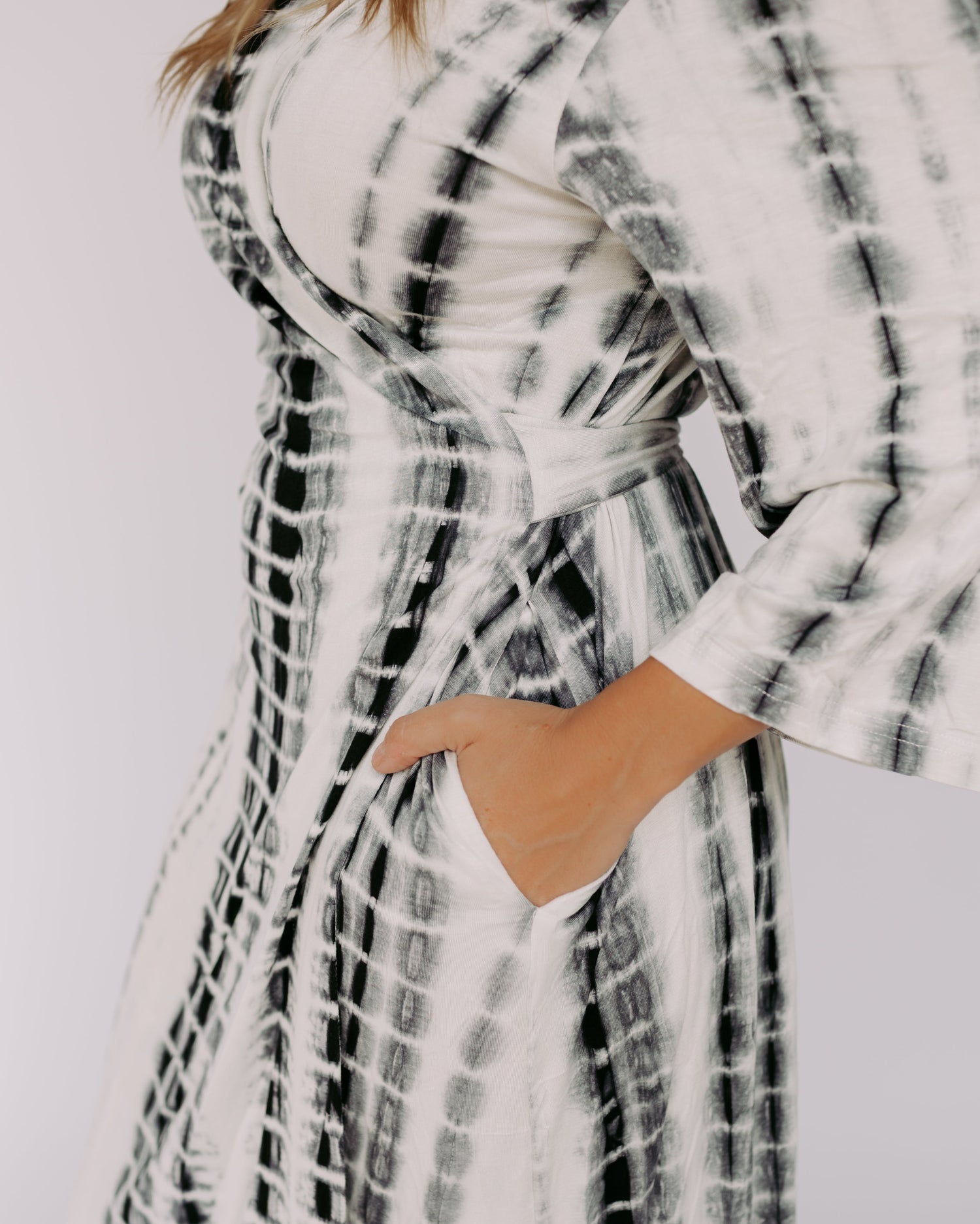 Dress Robe – Black Tie Dye