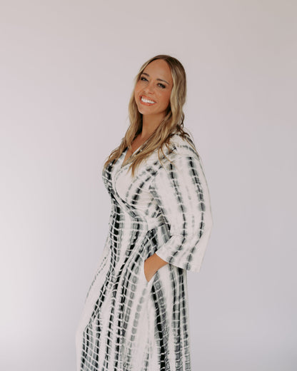 Dress Robe – Black Tie Dye
